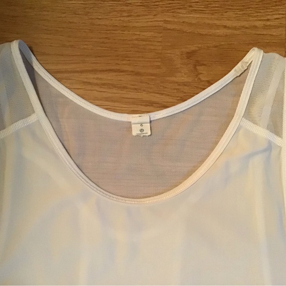 Lululemon white top - Picture 2 of 4